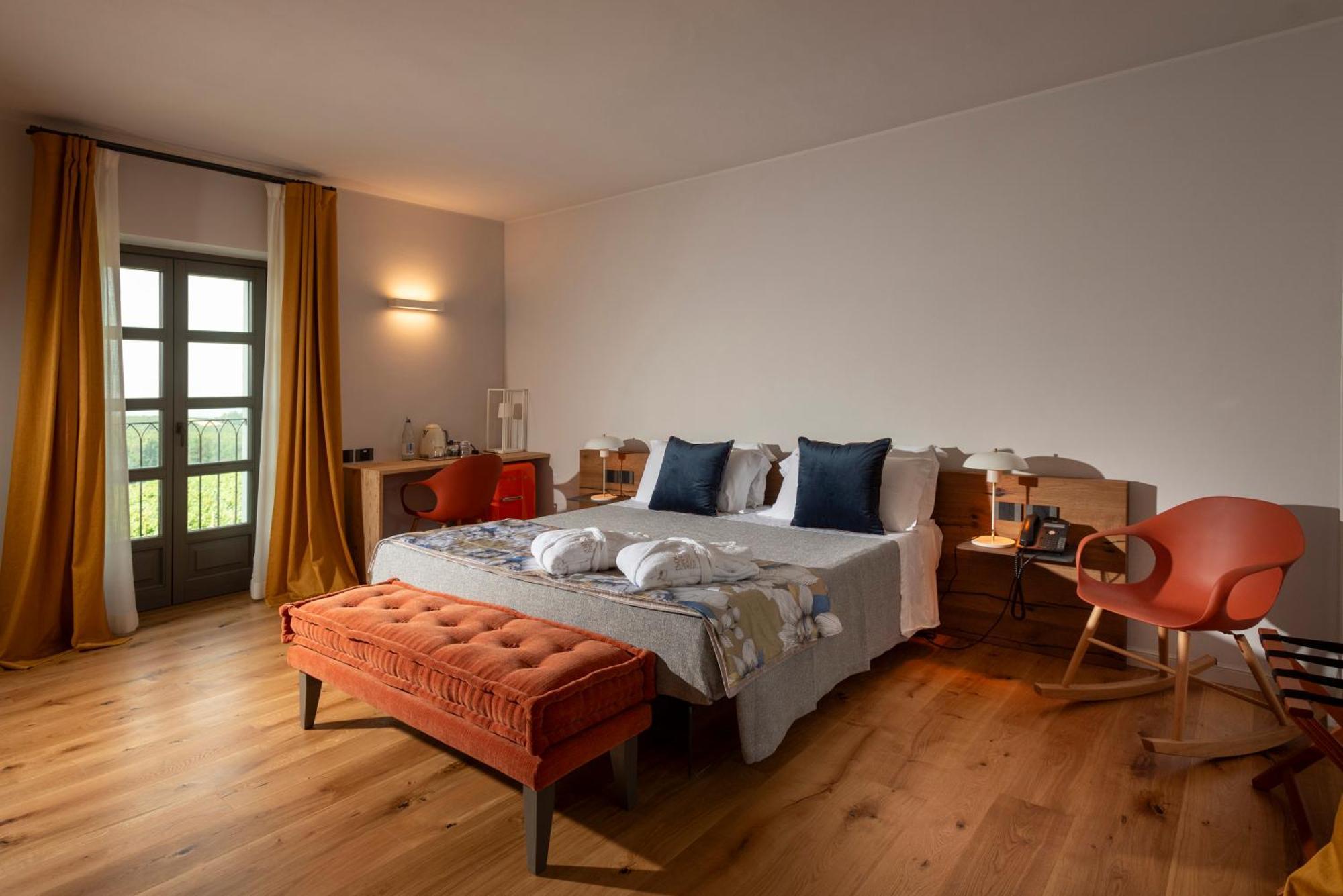 Antica Dimora Dosio Bed and Breakfast La Morra Exteriör bild